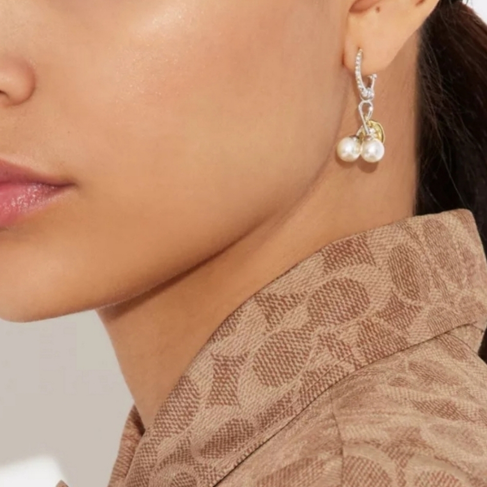 💛▪️COACH ▪️ Kisslock Cherry Pavé Huggie Earrings with Dustbag - Picture 2 of 5